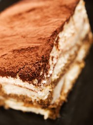 Тирамису - бърза и лесна торта без печене с бишкоти и крем от сирене маскарпоне, течна сладкарска сметана и кафе еспресо